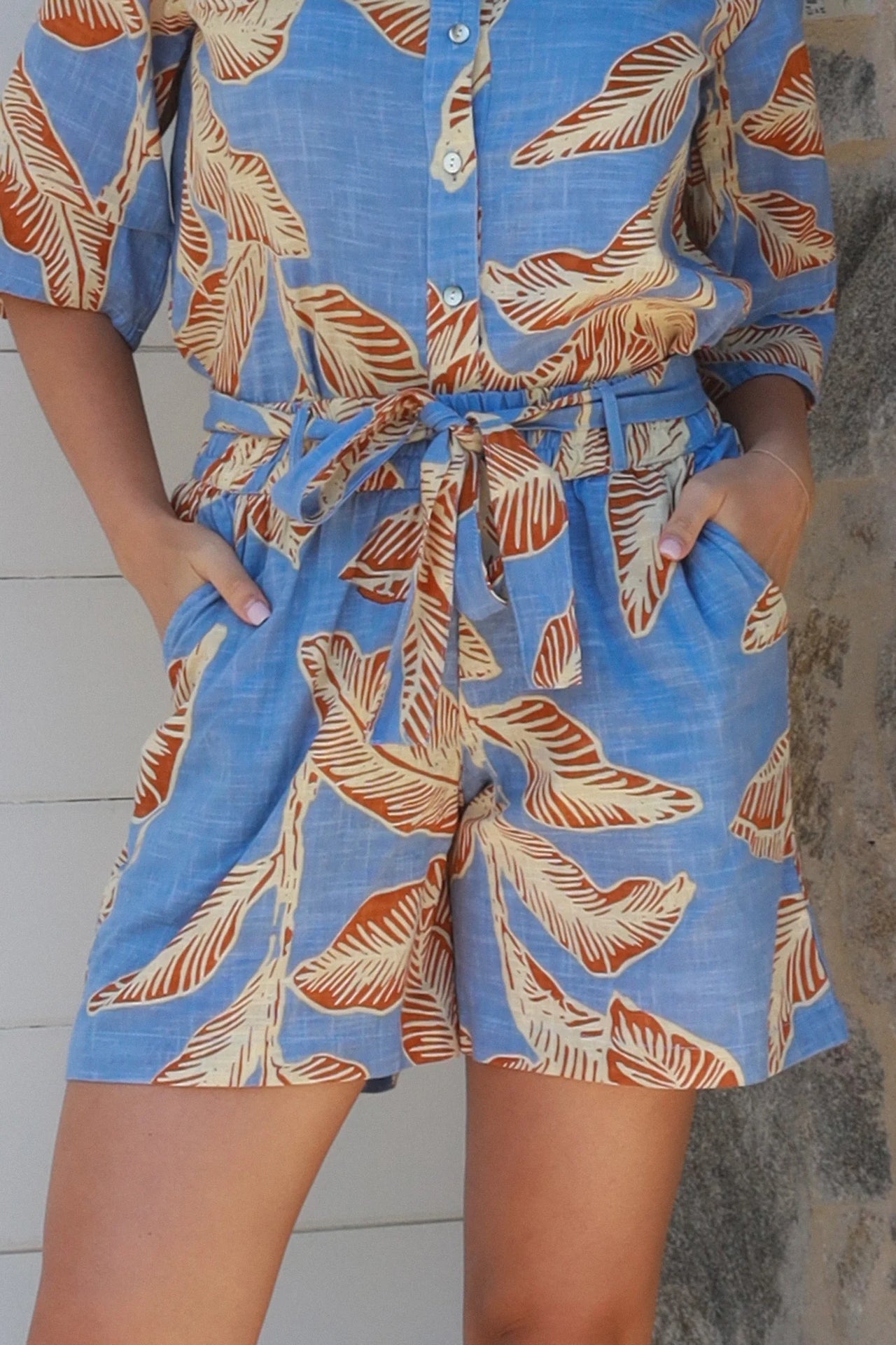 Chelsea Shorts - Blue Tan Palm